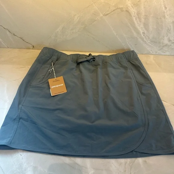 Patagonia Women's Fleetwith Skort NWT - Picture 4 of 8
